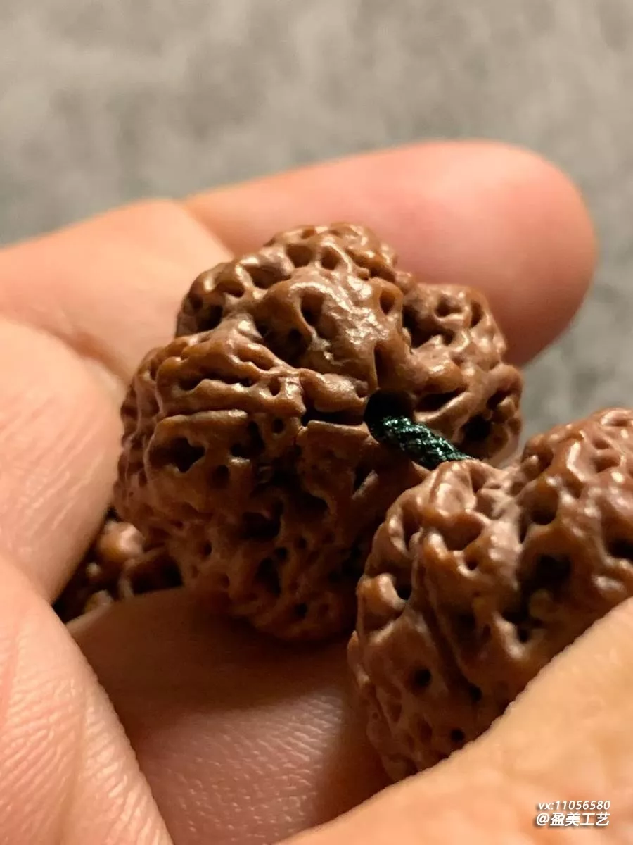 这串梅花桩蜂窝是今年挑的最满意的一串
