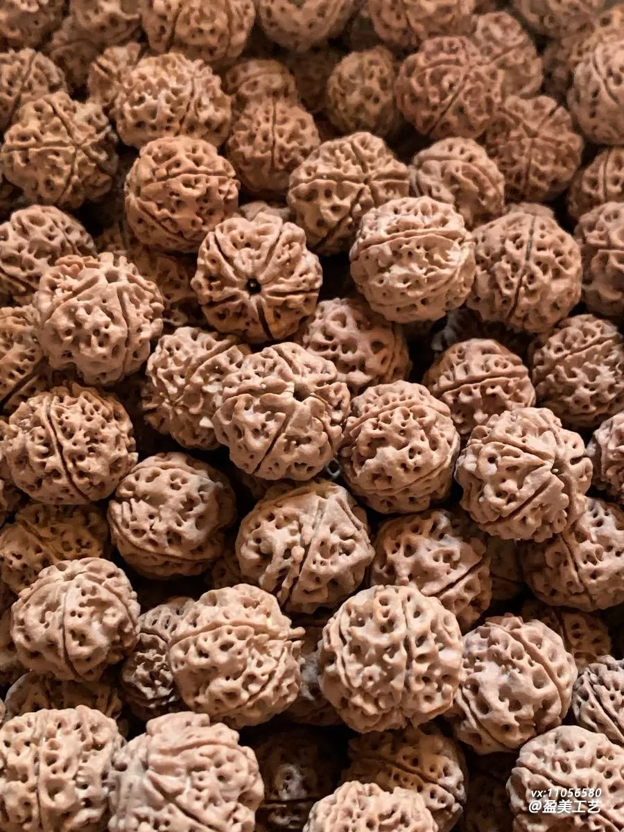 这串金刚盘了两年 现在的包浆太润了