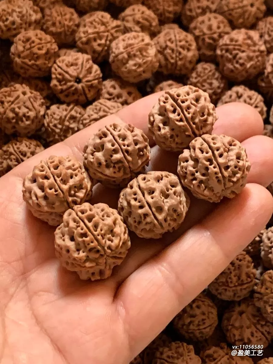 欣赏一串盘了四年的老金刚 已经玉化了