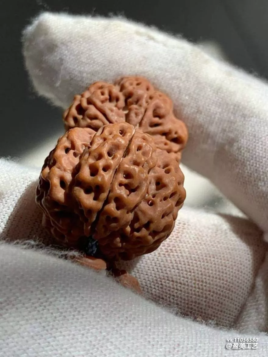 这串金刚挑了好久 终于凑齐了十二颗精品