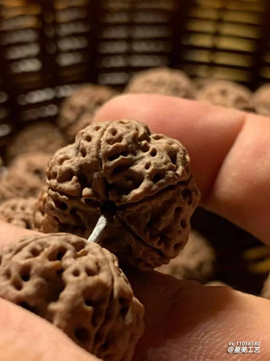为什么别人的金刚越盘越红 你的却发乌